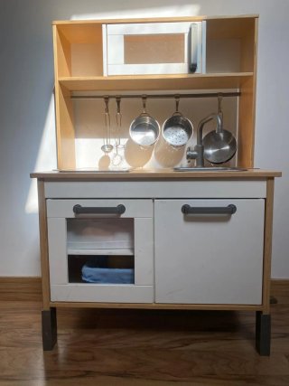 Cocinita de madera para niños