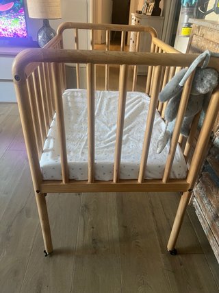 Minicuna zara home se incluye colchón