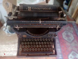 Máquina de escribir Underwood Standard