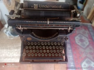 Máquina de escribir Underwood Standard