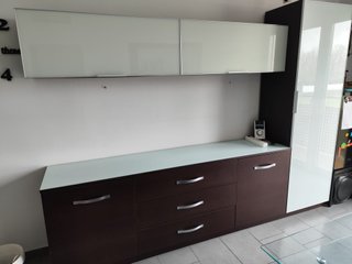 Mueble salón wengué y cristal blanco