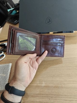 Billetera de piel marrón