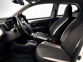 Toyota Aygo 1.0 70 x-play