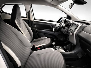 Toyota Aygo 1.0 70 x-play