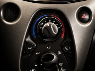 Toyota Aygo 1.0 70 x-play