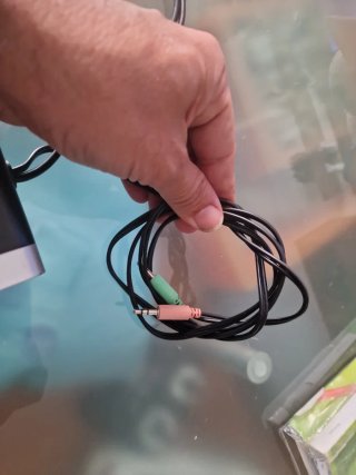 Barra de Sonido Trust Negra y Plateada