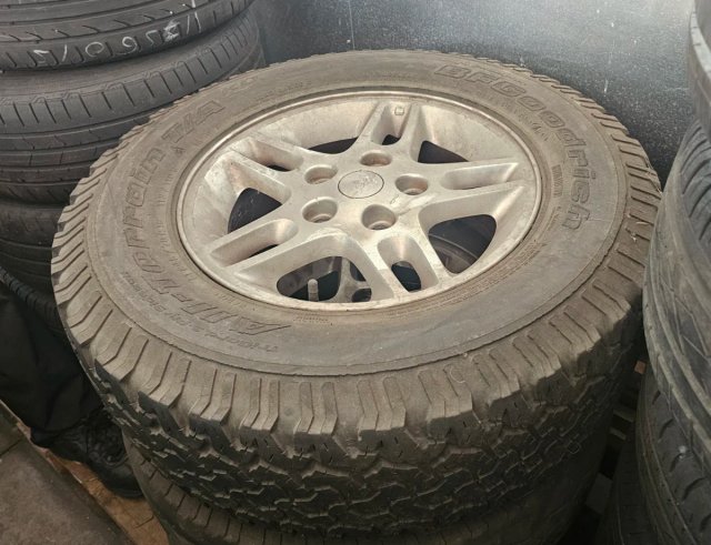 2 Llantas 17 Jeep Grand Cherokee (4 unidades)