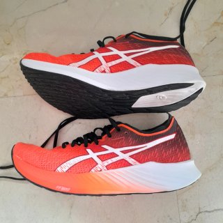 Zapatillas Mujer Asics Magic Speed  40.5..NO ENVÍO