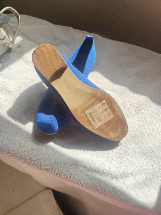 Zapatos planos azules de verano