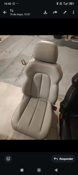 Asientos de coche y paneles