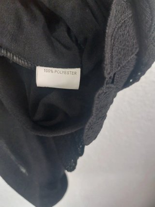 Camiseta tirantes negra floral