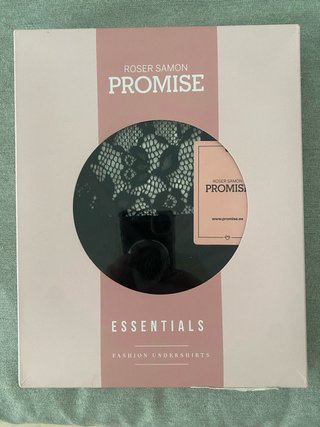 Camiseta negra de encaje Promise