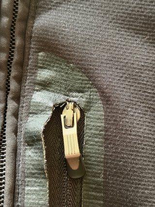 Sudadera Adidas con capucha y cremallera