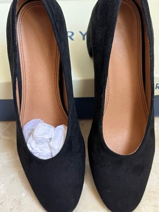 Tacones de salón negros