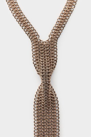 Collar Zara estilo corbata metal dorado