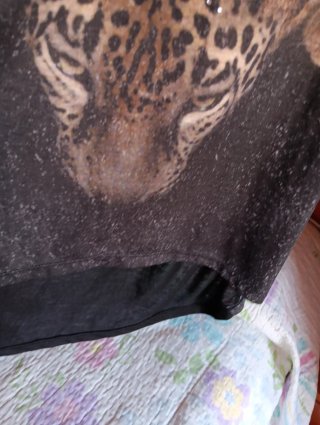 Camiseta Stradivarius Estampado Leopardo Brillos