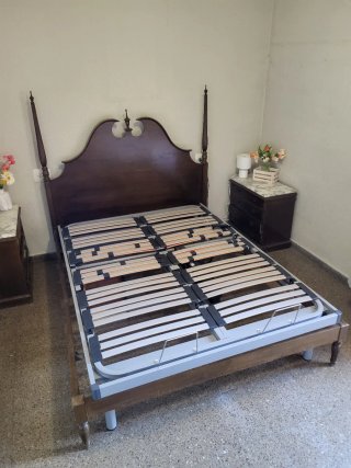 Cabecero y postes de cama madera