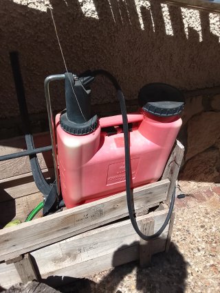 Sulfatadora de mochila roja