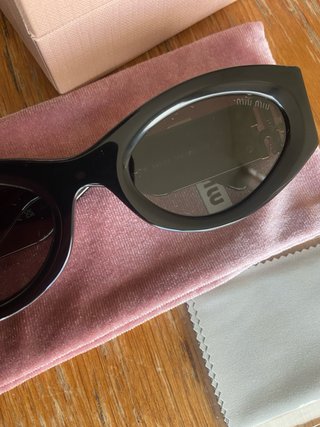 Occhiali da sole Miu Miu MU 11WS neri Donna