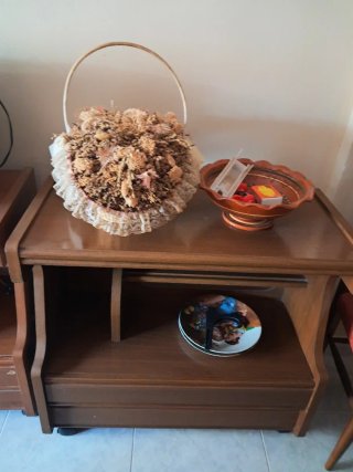 Muebles de salón y dormitorio. ACUERDO. URGE