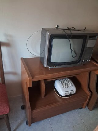 Muebles de salón y dormitorio. ACUERDO. URGE