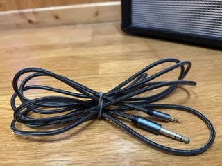 Amplificador Guitarra RockTile Scream-15 15W