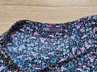 Falda Zara flores negra