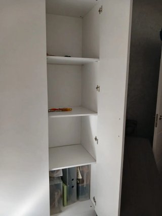 Armario blanco grande de madera