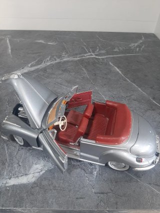 Coche antiguo BMW juguete