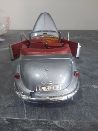 Coche antiguo BMW juguete