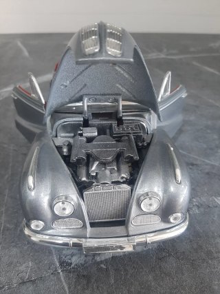 Coche antiguo BMW juguete