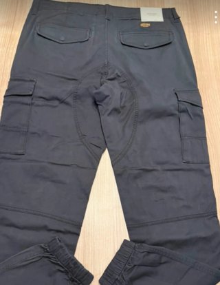 Pantalones cargo Jack & Jones negros talla W34.