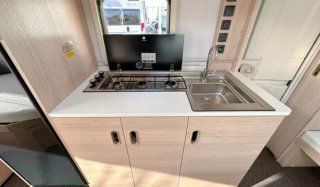 Caravana Adria Aviva 472pk del 2025.