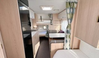 Caravana Adria Aviva 472pk del 2025.