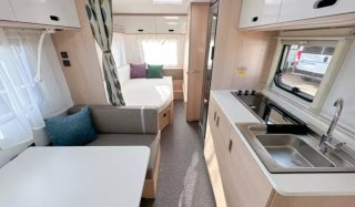 Caravana Adria Aviva 472pk del 2025.
