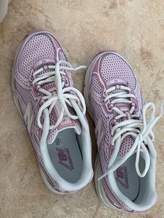 Zapatillas New Balance Rosa y Blanco