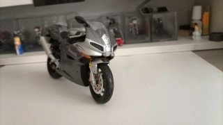 Maisto Benelli T110 Moto 1/12