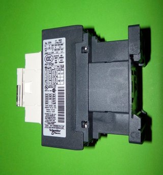 CONTACTOR TELEMECANIQUE = 4 P / 230 V / 20 A