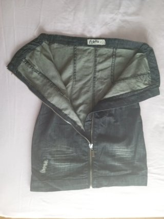 Vestido tubo vaquero con tachuelas