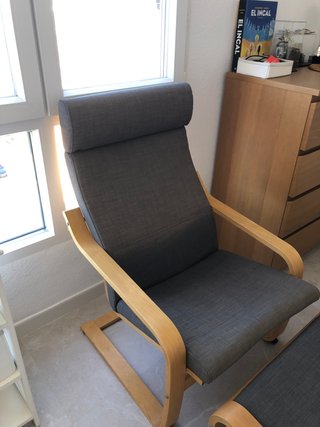 Sillón Poäng y reposapiés Ikea Gris y Madera