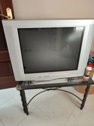Televisor antiguo plata