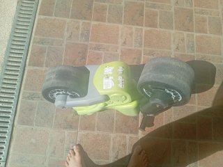 Moto correpasillos infantil verde y negro