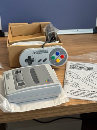 Nintendo Classic Mini SNES con 2 mandos