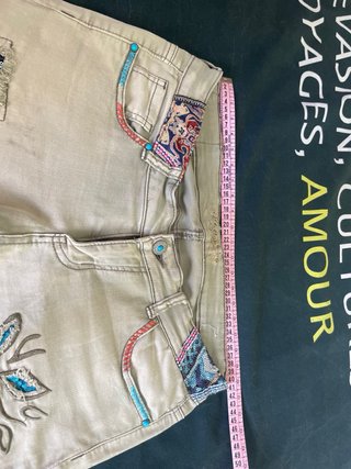 Pantalón vaquero kaki bordado