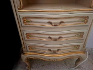 Mobile veneziano beige e dorato