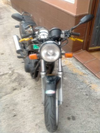 Suzuki GS 500 Naked Negra