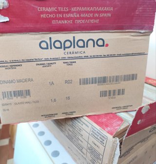 Baldosas efecto piedra hay 41 (25x40) 25€ todas