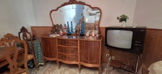 Mueble aparador antiguo madera y cristal