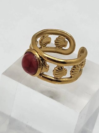 Anillo ajustable acero dorado con piedra roja