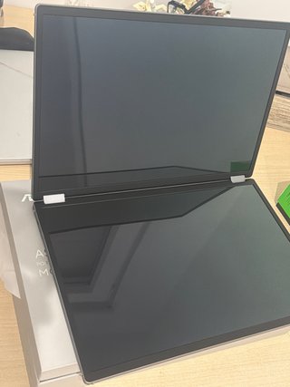 ASUS ZenScreen Duo OLED MQ149CD